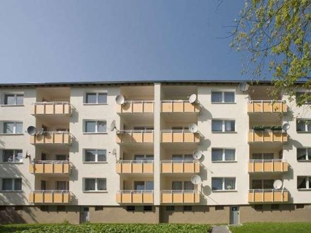 Einfach einziehen Renovierte Erdgeschosswohnung mit Balkon und Tageslichtbad
