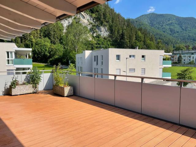 Ruhig und zentral gelegene sonnige Penthouse Wohnung mit großer Terrasse in Bestlage