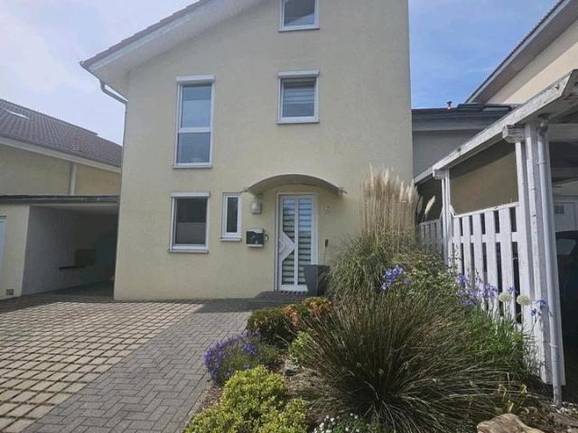 Ruhig und zentral gelegenes Einfamilienhaus Niedrigenergiehaus