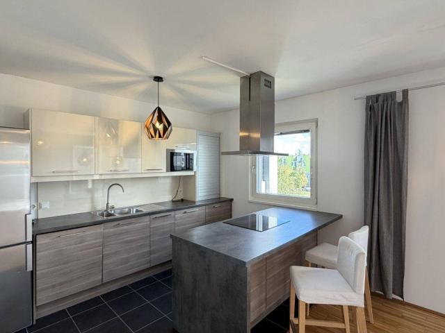RUHIG WOHNEN. ENTSPANNT LEBEN. – 3 ZIMMER MIT BALKON & POOL | ZELLMANN IMMOBILIEN