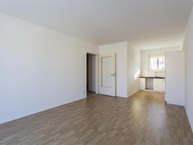 Ruhig wohnen im Grünen: 2 Zimmer Wohnung mit Balkon in Berlin Karow