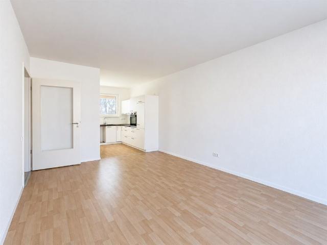 Ruhig wohnen im Grünen: 2 Zimmer Wohnung mit Balkon in Berlin Karow, sofort zum Einziehen