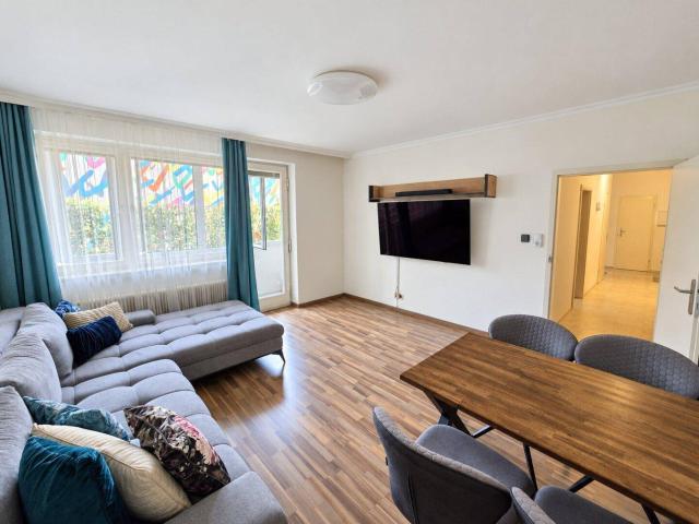 Ruhig wohnen in Graz Jakomini – 2 Zimmer Wohnung mit verglaster Loggia und Parkplatznutzung