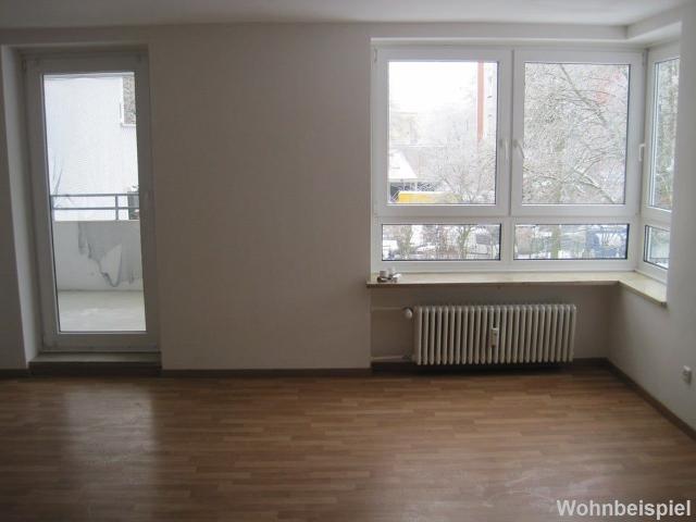 Ruhig wohnen, schnell bei Audi: Renovierte 3 Zimmer Wohnung mit Balkon!