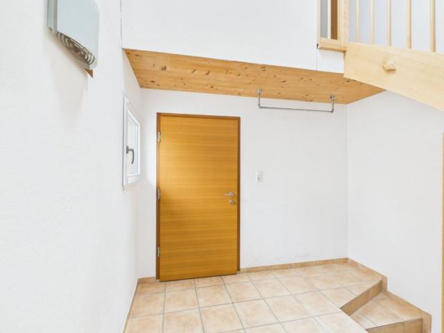 Ruhig Wohnen, Zentral Leben: Lichtdurchflutete 3,5 Zimmer Wohnung Ca. 120M² mit Bergpanorama in Begehrter Lage von Gisingen