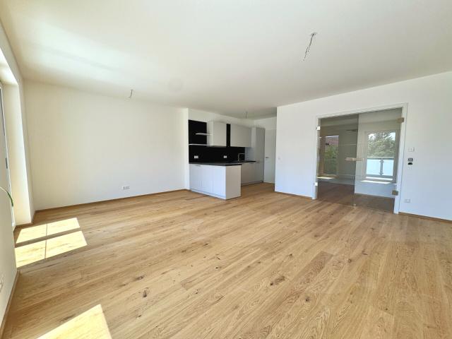 Ruhig, zentral, hochwertig: Großzügige 2 Zimmer Wohnung in bevorzugter Wohnlage in Illertissen!