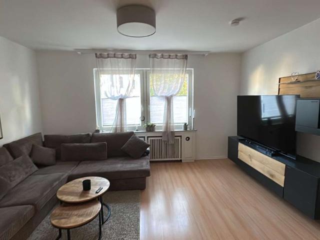 Ruhig & zentral: 3 Zimmer, Südbalkon, Einbauküche und Stellplatz nahe Planetarium