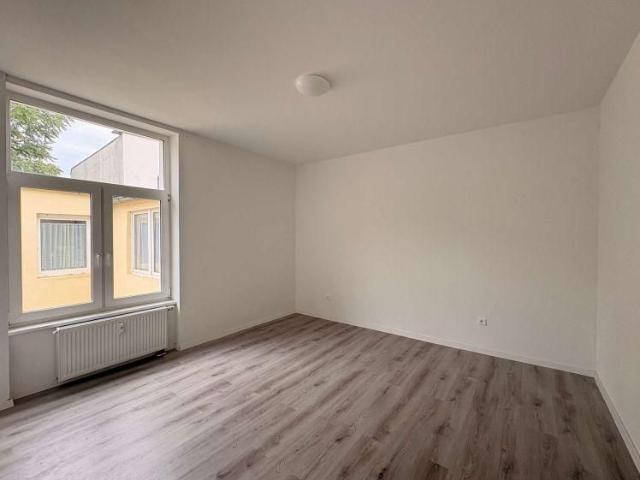 Ruhig aber zentral sanierte 2 Raumwohnung im Hinterhaus!