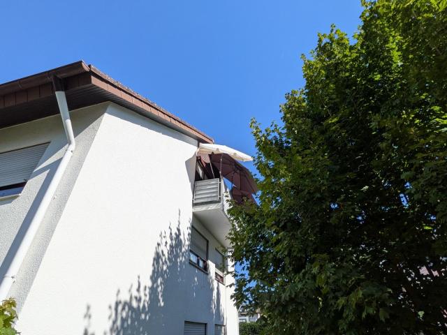Ruhig & bahnhofsnah: Vermietete 3 ZW mit Garage & Ost Balkon in Norsingen