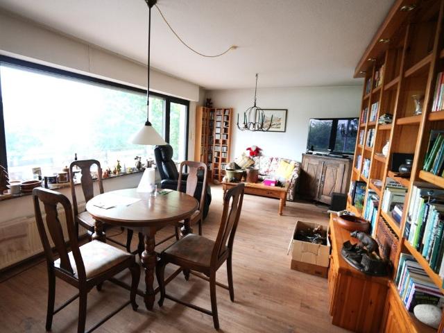 Ruhig gelegen mit Balkon und Garten