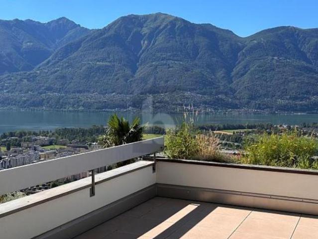 Ruhig gelegen mit pool und herrlichem seeblick