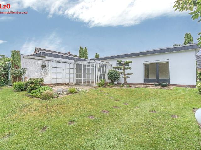 Ruhig gelegen, ebenerdig wohnen Ihr Bungalow mit Garten und Garage