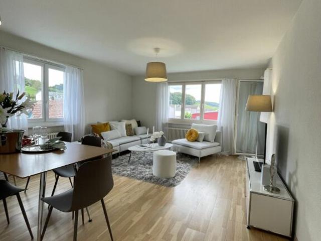 Ruhig gelegen, gut angebunden 3 Zimmer Wohnung mit Balkon
