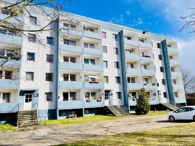 Ruhig gelegen im Grünen: 3 Zimmer Wohnung mit Balkon