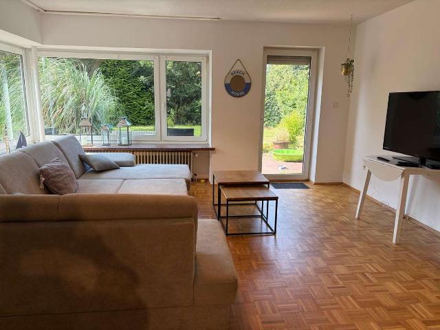 Ruhig gelegende Erdgeschosswohnung mit 700qm Garten/Wintergarten im Zweifamilienhaus in Norden Ekel