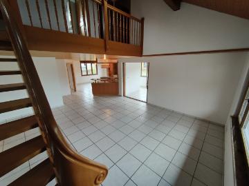 Ruhig gelegene 5.5 Zimmer Wohnung mit Charme und viel Platz in Obermumpf