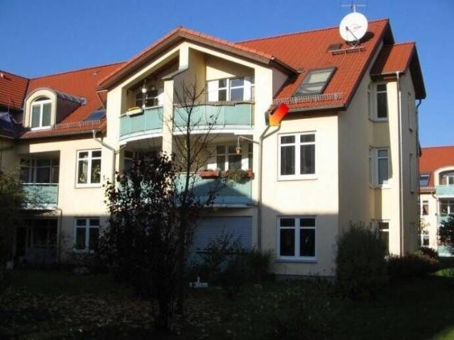Ruhig gelegene 2 Raumwohnung im Erdgeschoss mit kleinem Garten, in kleiner grüner Wohnanlage