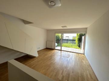 Ruhig gelegene 2 Zimmer Garten Wohnung mit großem Garten und Küche inkl