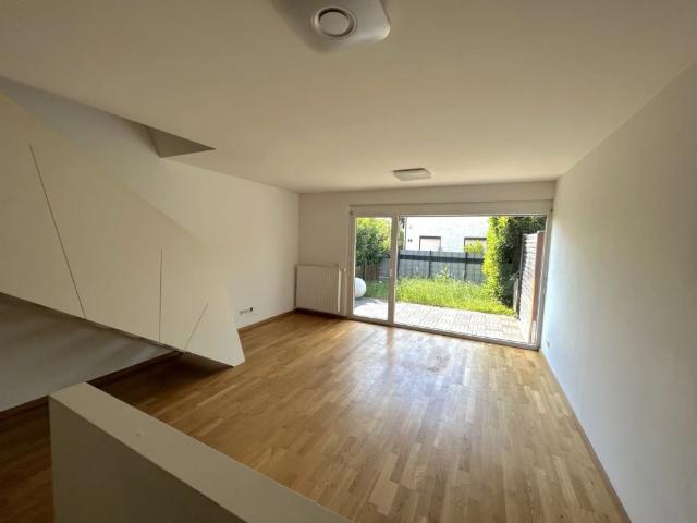 Ruhig gelegene 2 Zimmer Garten Wohnung mit großem Garten und Küche inkl