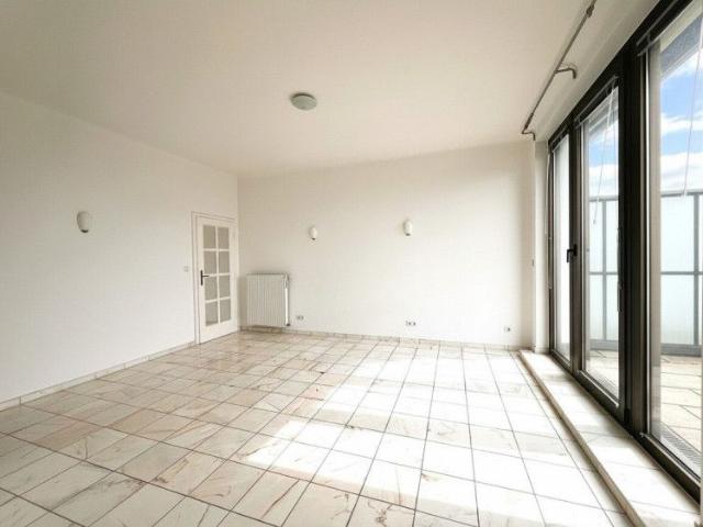 Ruhig gelegene 3 Zimmer Wohnung mit 40m² Terrasse im 9. Liftstock!