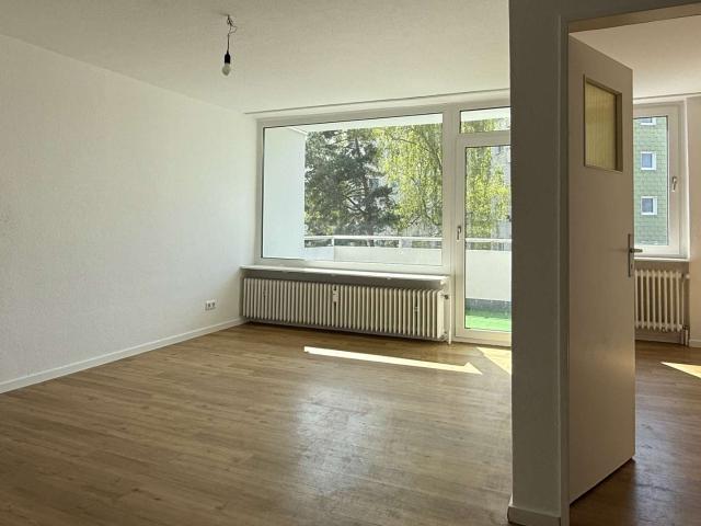 Ruhig gelegene 3 Zimmer Wohnung mit Balkon und offener Küche