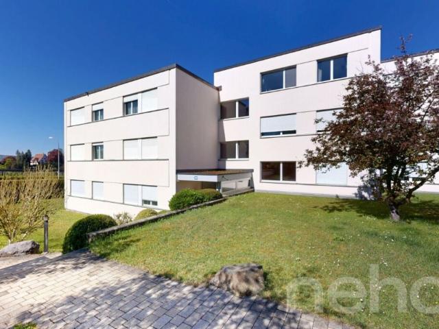 Ruhig gelegene 3.5 Zimmer Wohnung mit Balkon und Potenzial in Höngg