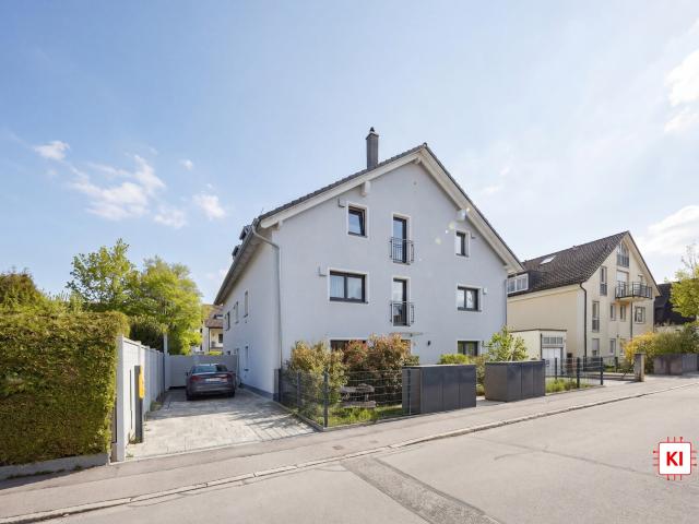 Ruhig gelegene und hochwertige 3 Zimmer Eigentumswohnung mit Stellplatz in kleiner Wohnanlage
