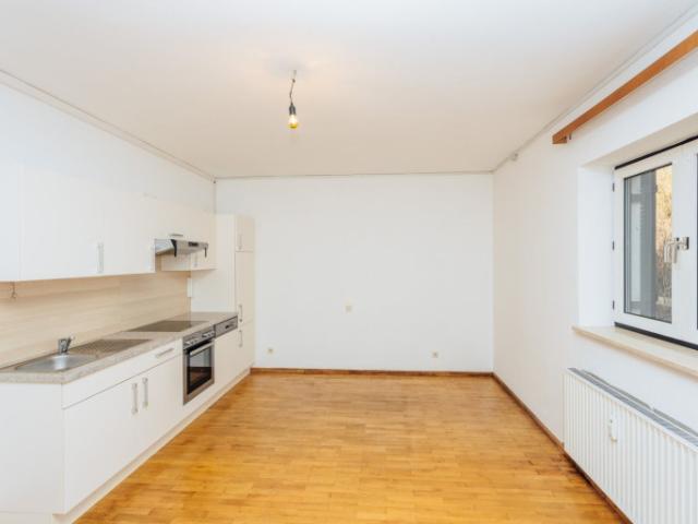 Ruhig gelegene Wohnung mit Aussicht, Balkon und zusätzlicher Fläche im Freien!