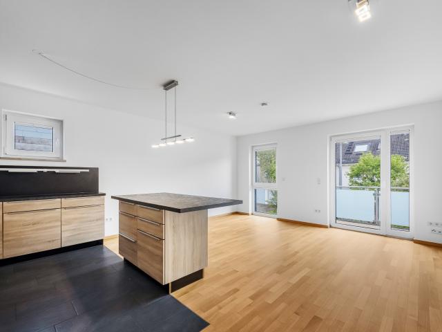Ruhig gelegene, gepflegte 2 Zimmer Wohnung mit Südwestbalkon und Lift
