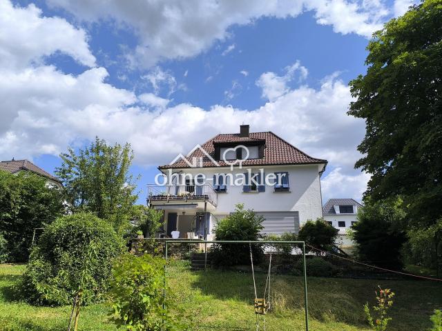 Ruhig gelegene, modernisierte Dachgeschosswohnung mit Fernsicht