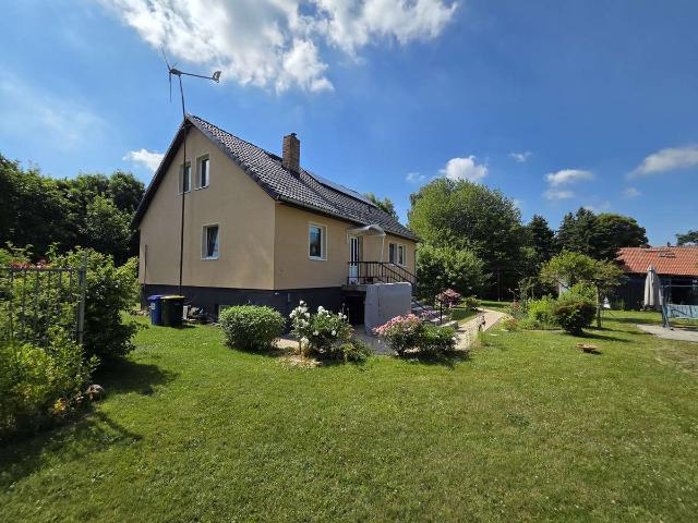 ruhig gelegenes EFH mit 1291m² Grundstück, Keller, Kamin, PV Anlage, Doppelgarage und Ausbaureserve