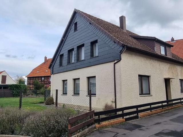 Ruhig gelegenes Haus mit Garage in Hildesheim OT Achtum