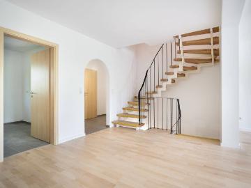 Ruhig, hell, renoviert: individuelles Reihenmittelhaus mit Blick