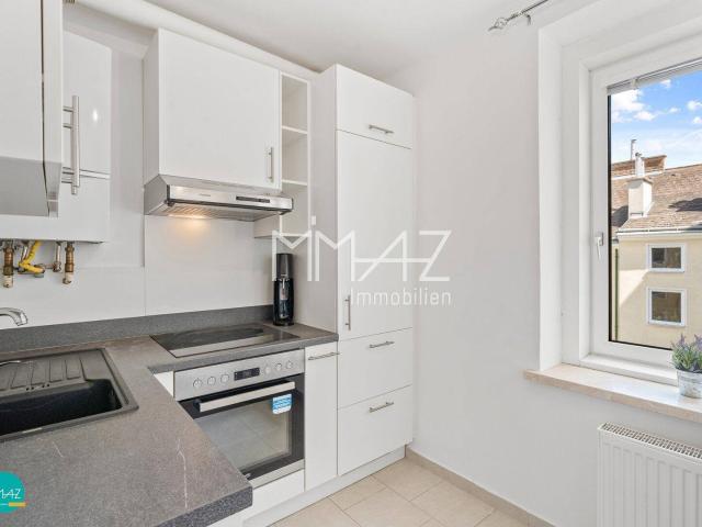 RUHIG I ZENTRAL I SOFORT BEZIEHBAR. Helle 2 Zimmer Wohnung mit sehr großem Gemeinschaftsgarten. MOVE IN + ENJOY