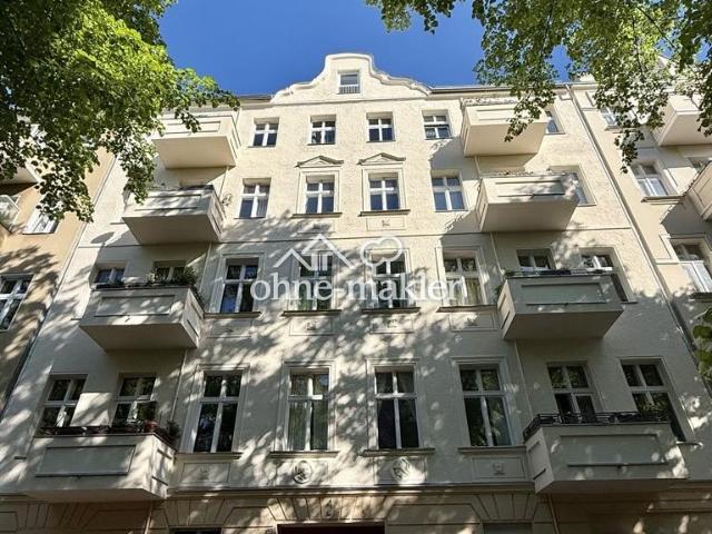 Ruhig & lichtdurchflutet 3 Zimmer Altbauwohnung mit Balkon in Charlottenburg