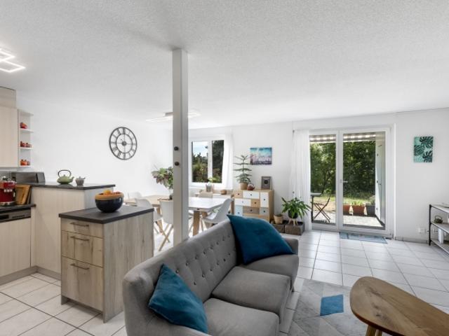 Ruhige 3,5 Zimmer Whg mit Außenbereichen – zwischen Freiburg und Bern