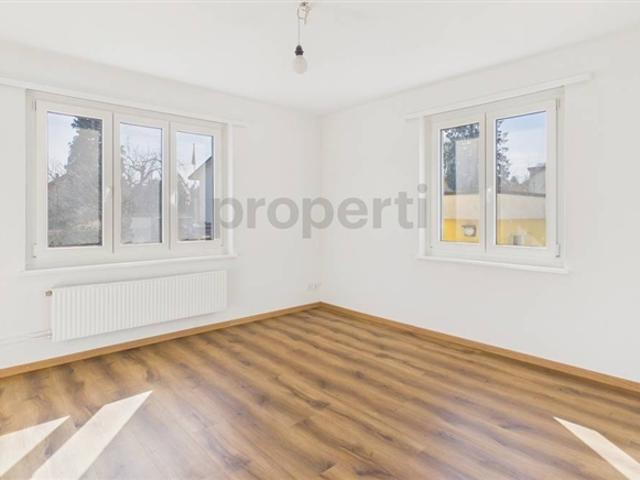 Ruhige 3.5 Zimmer Eigentumswohnung mit Parkplatz, Luterbach