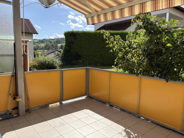 Ruhige 3 Zimmer Eigentumswohnung mit Loggia u. Terrasse