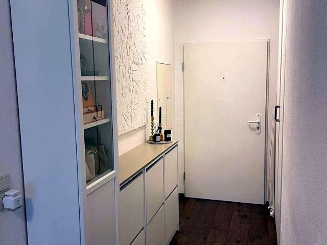 Ruhige 3 Zimmer Penthouse Wohnung mit drei Balkonen, Fußbodenheizung & Duplex Stellplatz