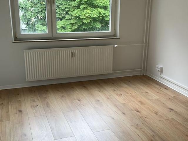 Ruhige 3 Zimmer Wohnung im 3. Obergeschoss in Laatzen – Pettenkoferstraße