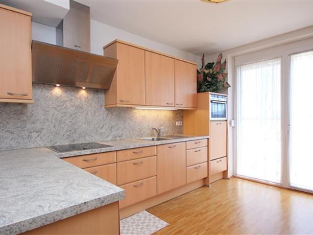 Ruhige 3 Zimmer Wohnung mit 2 Balkonen und Tiefgaragenparkplatz