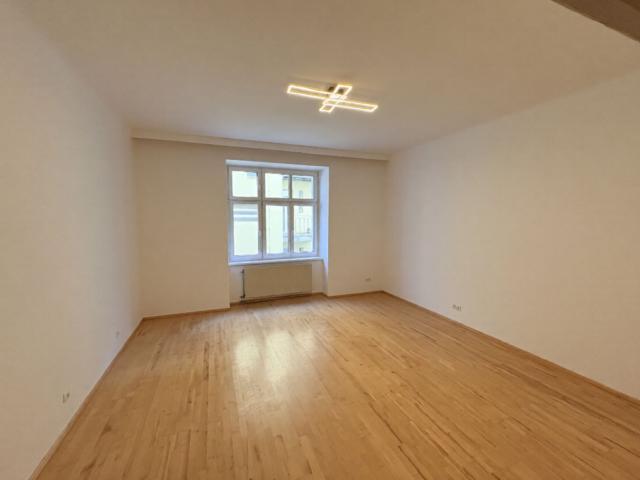 Ruhige 1 Zimmer Wohnung in Gut Erhaltenem Altbau mit Gartenmitbenützung Reserviert