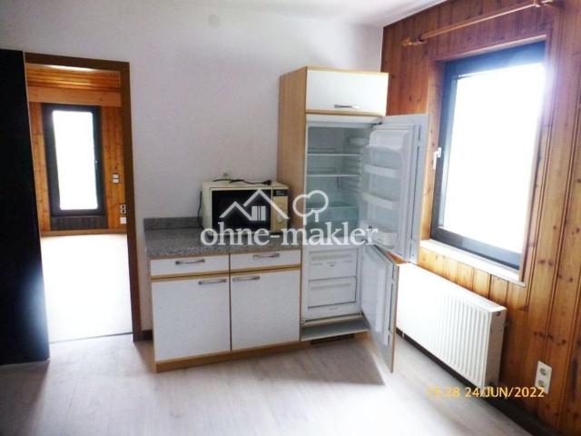 Ruhige 2,5 ZKBGWDM 2.OG, für 2 Personen, kl. Balkon, Beste Lage, 3 Jahre Mieterpreisgarantie