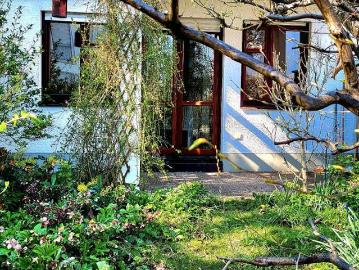 Ruhige 2 Zi. Eigentumswohnung, Garten, o. Provision, sofort frei