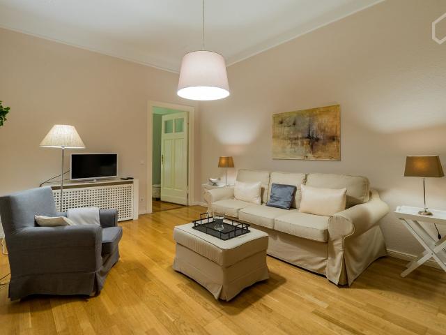 Ruhige 2 Zimmerwohnung in Kudamm Nähe, Berlin Amsterdam Apartments for Rent