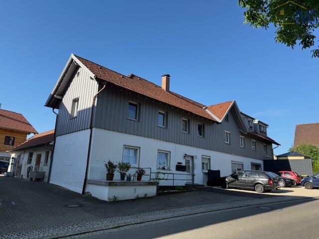 Ruhige 2 Zimmer Erdgeschosswohnung mit Terrasse und KFZ Stellplatz in Teilort von Leutkirch!