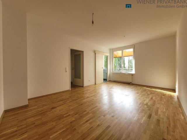 RUHIGE 2 ZIMMER INNENHOF WOHNUNG IM 3.OG IN U BAHN NÄHE