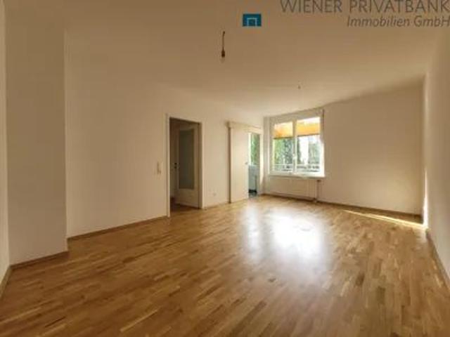 RUHIGE 2 ZIMMER INNENHOF WOHNUNG IM 3.OG IN U BAHN NÄHE