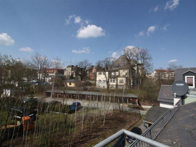 ruhige 2 Zimmer mit neuer Einbauküche und Balkon