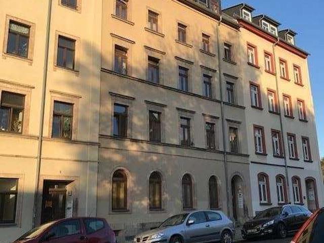Ruhige 2 Zimmer mit Laminat, Balkon, EBK und Dusche in Zentrumsnähe zum Toppreis!